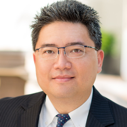 Roger Hu headshot
